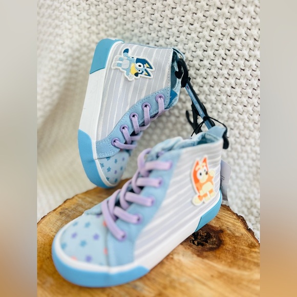 Bluey Toddler Girl Athletic High Top Sneaker size 10 NWT - Picture 1 of 6